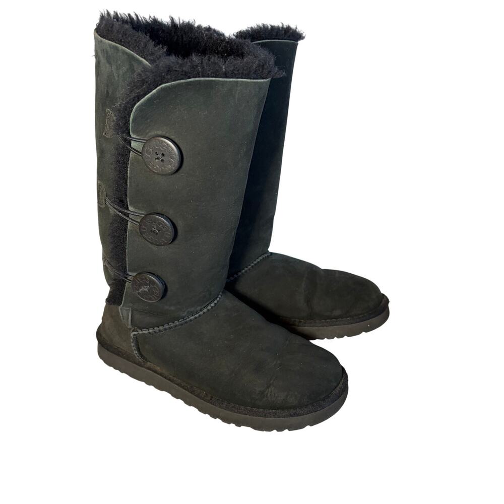 UGG Womens Bailey button triplet black boots. Size 7. Calf height, rare color